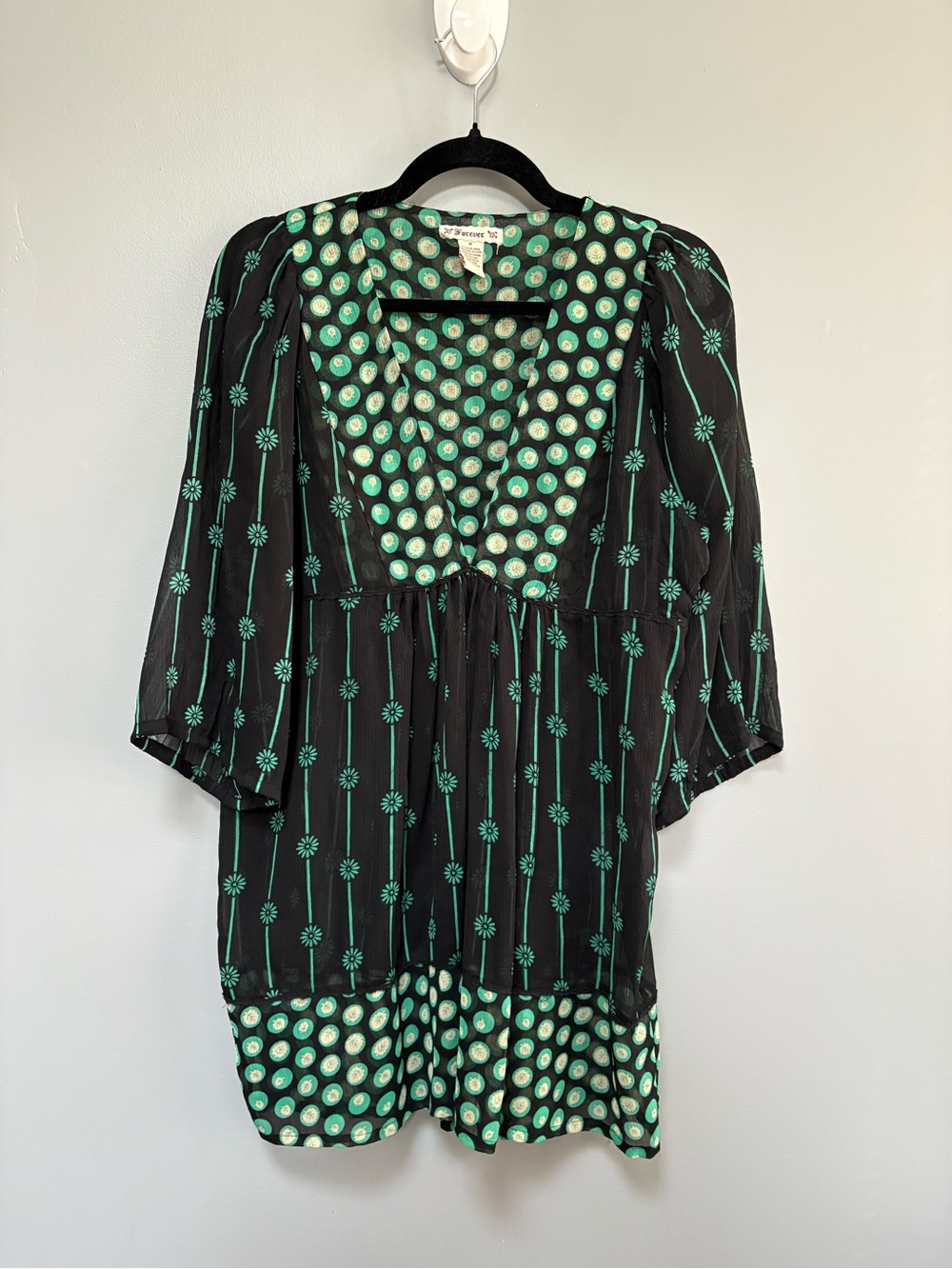 Forever 21 Black & Green Boho Patterned V-Neck Elbow Length Sleeve Blouse Size M - Picture 2 of 6